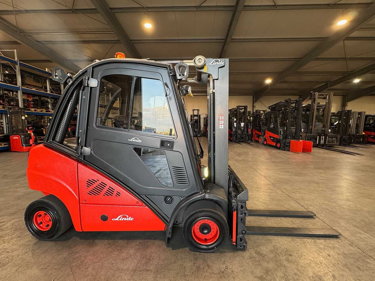 Forklift 2012 SERVICE + UVV 09/2026 LINDE H25D 3RD + 4TH VALVE FORK ADJUSTER 163CM FREE STROKE DIESEL FORKLIFT: gambar 7 Forklift 2012 SERVICE + UVV 09/2026 LINDE H25D 3RD + 4TH VALVE FORK ADJUSTER 163CM FREE STROKE DIESEL FORKLIFT: gambar 7