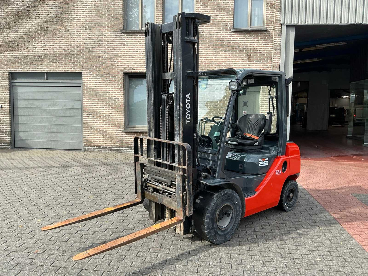2012 TOYOTA 02-8FDF25 FORKLIFT - Forklift: gambar 1 2012 TOYOTA 02-8FDF25 FORKLIFT - Forklift: gambar 1