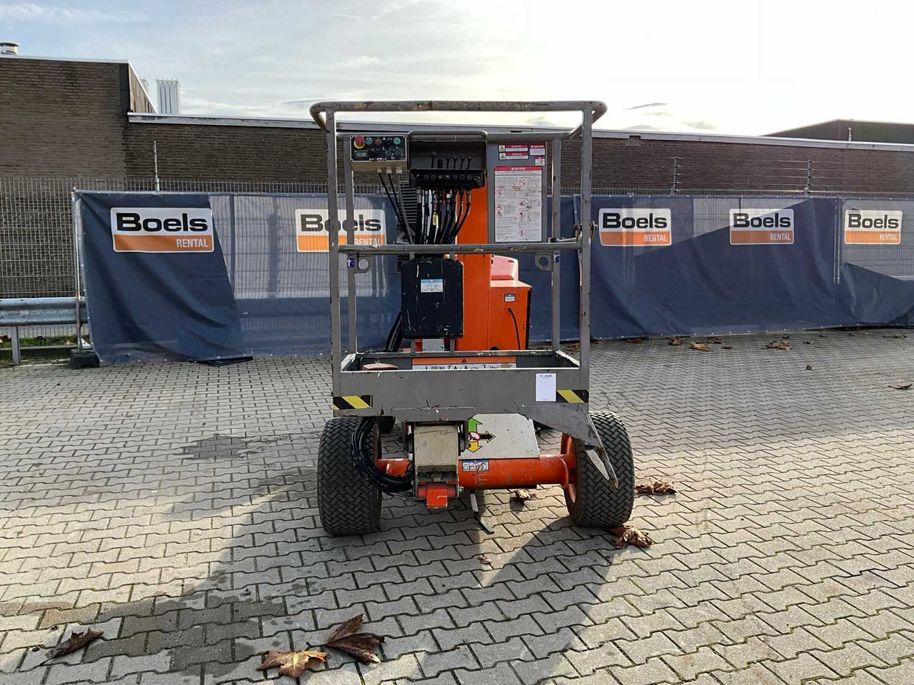 2014 NIFTYLIFT NIFTY HR12NE AERIAL WORK PLATFORM - Platform pengangkat: gambar 4 2014 NIFTYLIFT NIFTY HR12NE AERIAL WORK PLATFORM - Platform pengangkat: gambar 4