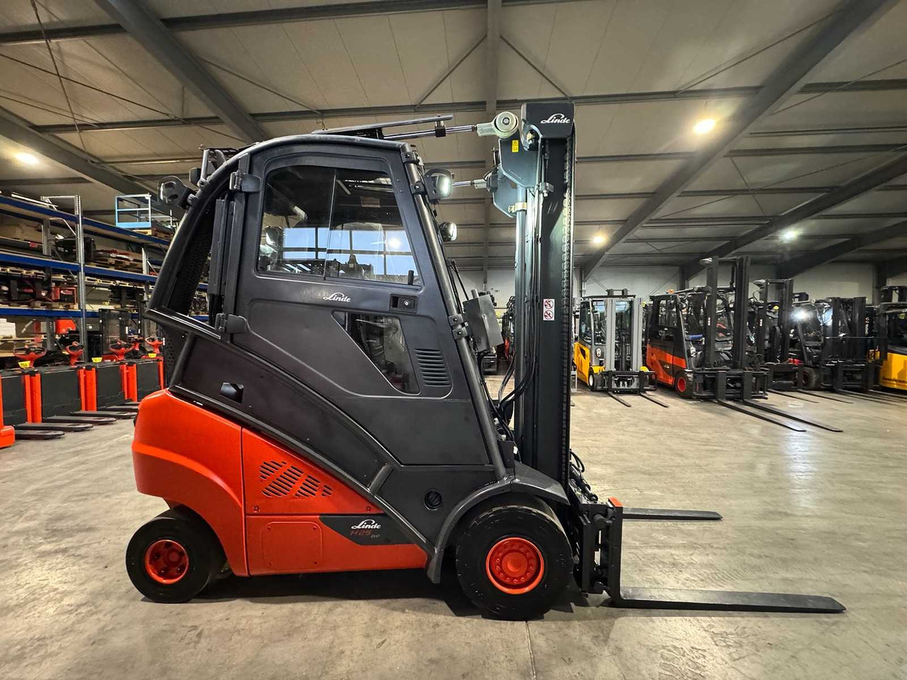 Forklift 2015 LINDE H25D-02 2.500KG 3.+4TH VALVE FORK ADJUSTER DIESEL FORKLIFT FORKLIFT 10.925 HOURS.: gambar 7 Forklift 2015 LINDE H25D-02 2.500KG 3.+4TH VALVE FORK ADJUSTER DIESEL FORKLIFT FORKLIFT 10.925 HOURS.: gambar 7