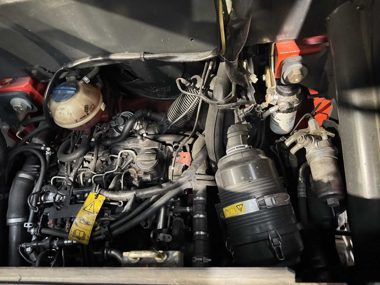 Forklift 2015 LINDE H25D-02 2.500KG 3.+4TH VALVE FORK ADJUSTER DIESEL FORKLIFT FORKLIFT 10.925 HOURS.: gambar 18 Forklift 2015 LINDE H25D-02 2.500KG 3.+4TH VALVE FORK ADJUSTER DIESEL FORKLIFT FORKLIFT 10.925 HOURS.: gambar 18