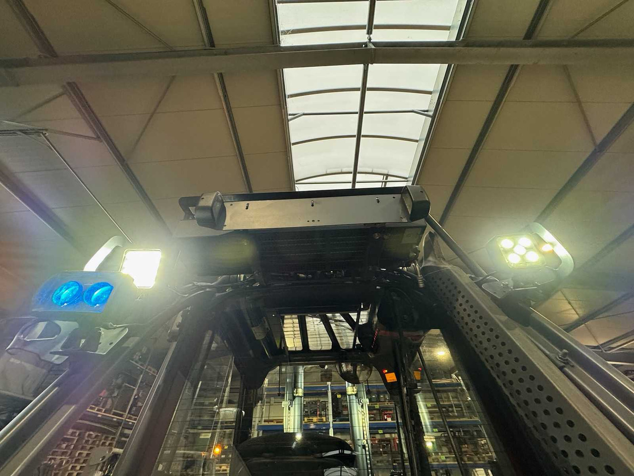 Forklift 2015 LINDE H25D-02 2.500KG 3.+4TH VALVE FORK ADJUSTER DIESEL FORKLIFT FORKLIFT 10.925 HOURS.: gambar 12 Forklift 2015 LINDE H25D-02 2.500KG 3.+4TH VALVE FORK ADJUSTER DIESEL FORKLIFT FORKLIFT 10.925 HOURS.: gambar 12