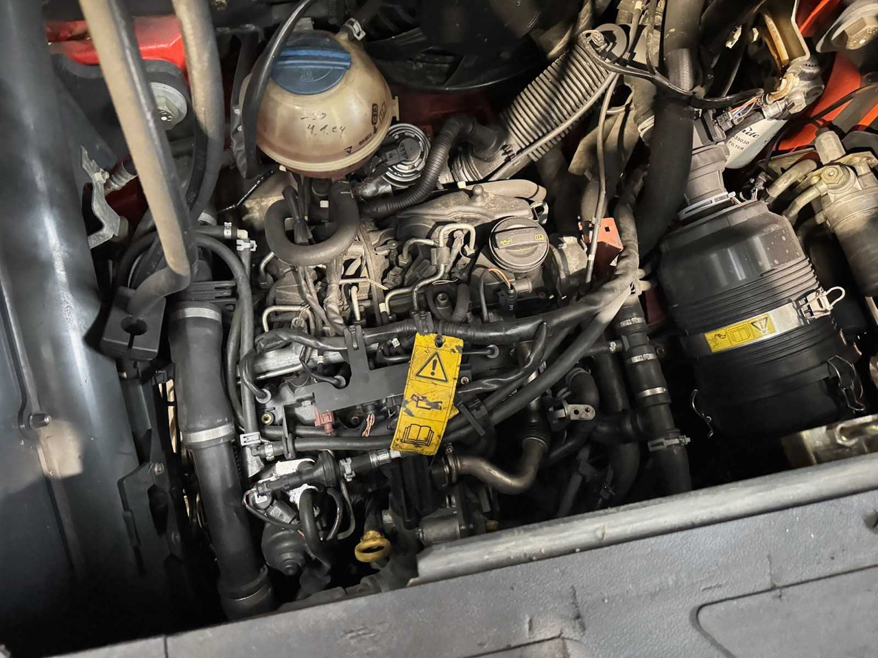 Forklift 2015 LINDE H25D-02 2.500KG 3.+4TH VALVE FORK ADJUSTER DIESEL FORKLIFT FORKLIFT 10.925 HOURS.: gambar 19 Forklift 2015 LINDE H25D-02 2.500KG 3.+4TH VALVE FORK ADJUSTER DIESEL FORKLIFT FORKLIFT 10.925 HOURS.: gambar 19