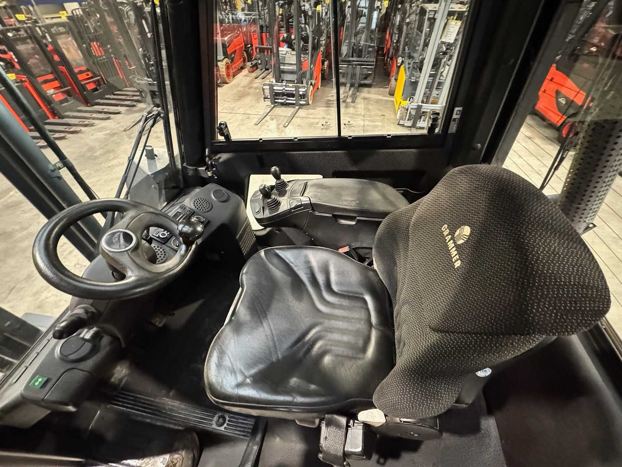 Forklift 2015 LINDE H25D-02 2.500KG 3.+4TH VALVE FORK ADJUSTER DIESEL FORKLIFT FORKLIFT 10.925 HOURS.: gambar 14 Forklift 2015 LINDE H25D-02 2.500KG 3.+4TH VALVE FORK ADJUSTER DIESEL FORKLIFT FORKLIFT 10.925 HOURS.: gambar 14