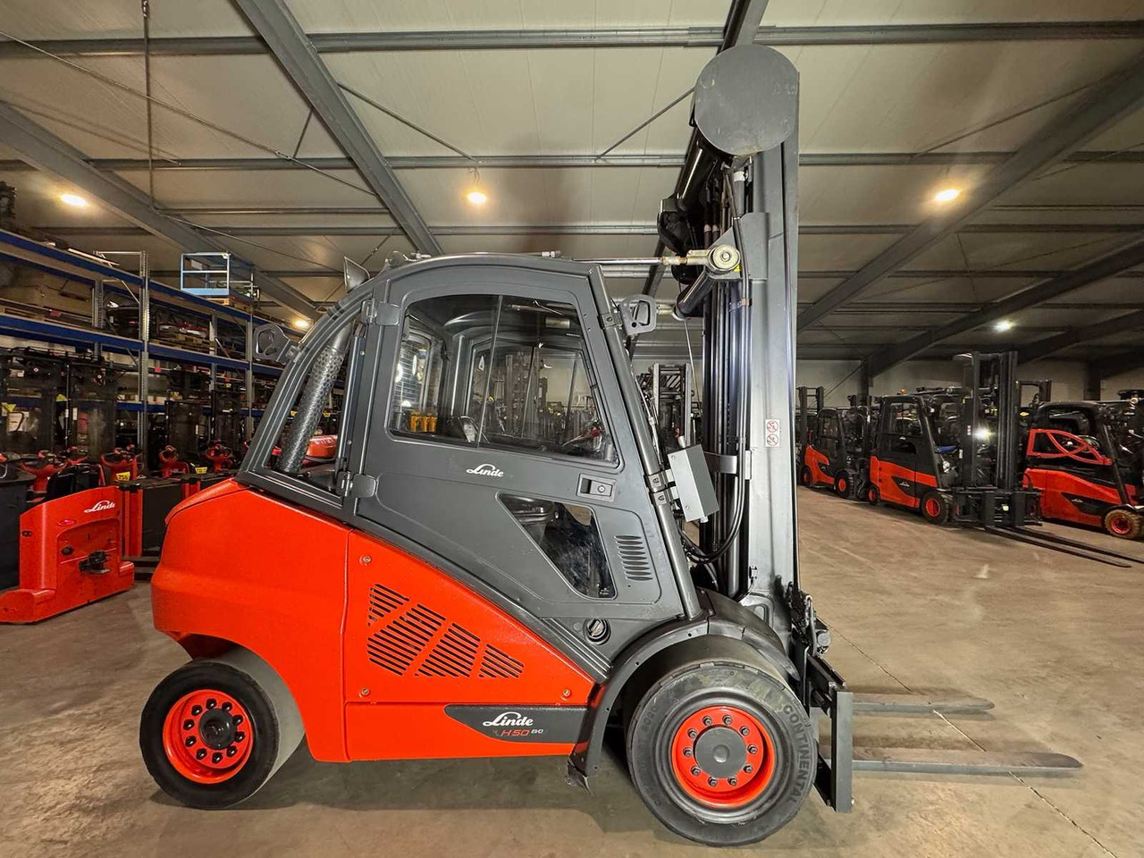 Forklift 2015 LINDE H50D 5,000KG TRIPLEX 666CM 3RD+4TH VALVE DIESEL FORKLIFT FORKLIFT 15,042 HOURS.: gambar 6 Forklift 2015 LINDE H50D 5,000KG TRIPLEX 666CM 3RD+4TH VALVE DIESEL FORKLIFT FORKLIFT 15,042 HOURS.: gambar 6