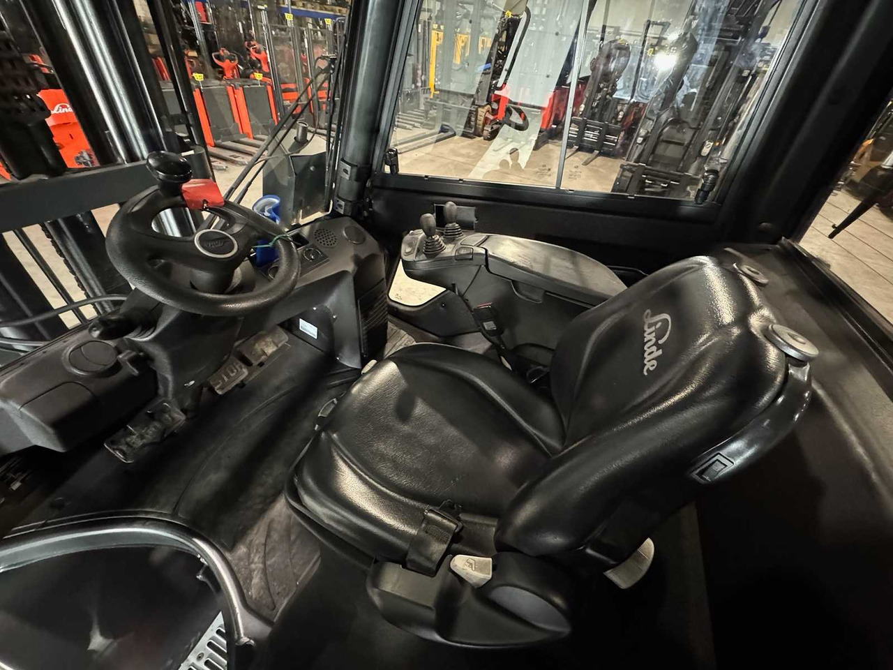 Forklift 2015 LINDE H50D 5,000KG TRIPLEX 666CM 3RD+4TH VALVE DIESEL FORKLIFT FORKLIFT 15,042 HOURS.: gambar 11 Forklift 2015 LINDE H50D 5,000KG TRIPLEX 666CM 3RD+4TH VALVE DIESEL FORKLIFT FORKLIFT 15,042 HOURS.: gambar 11