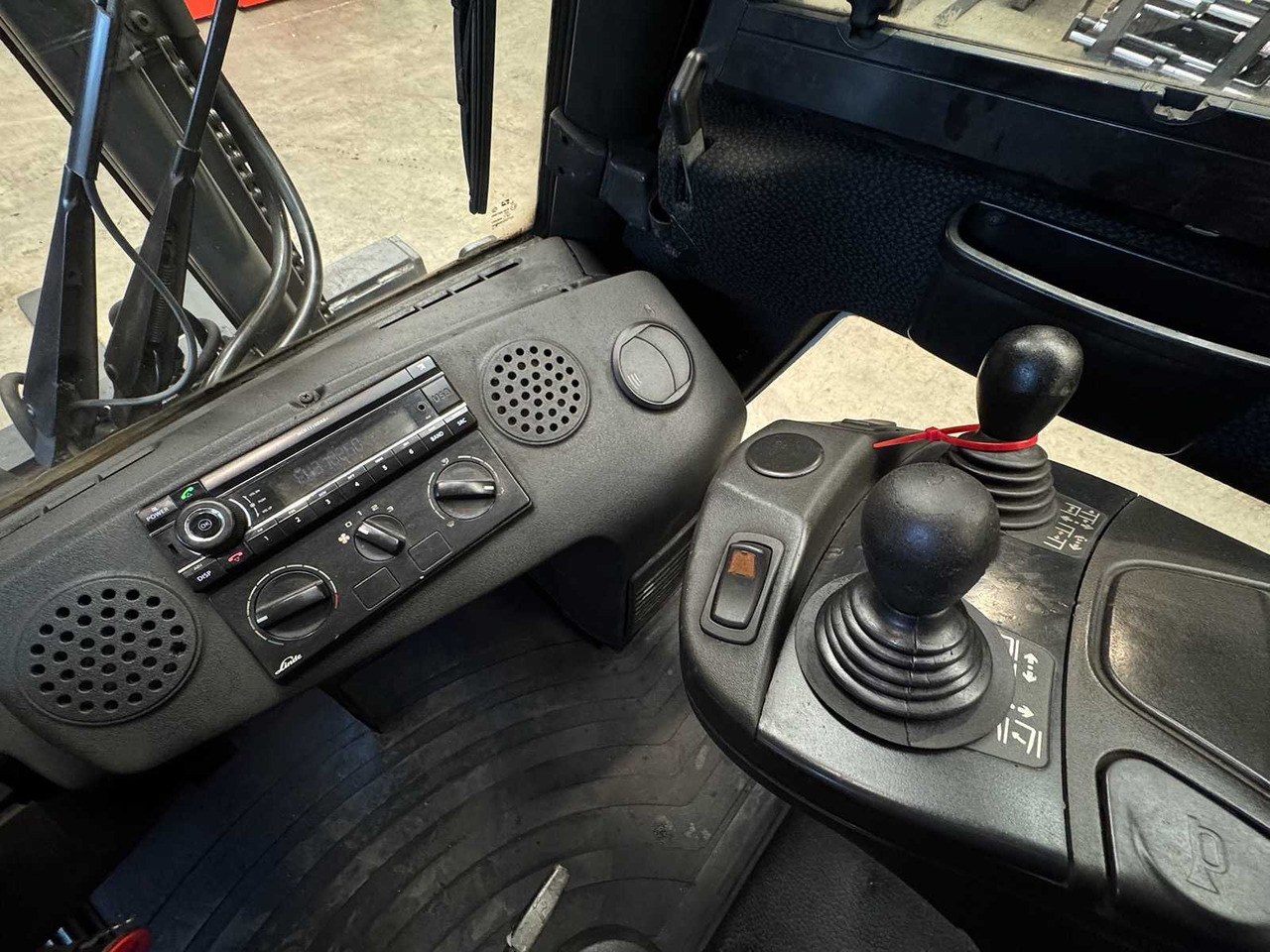 Forklift 2016 LINDE H30T 3.000KG 3.+4TH VALVE FORK ADJUSTER GAS FORKLIFT FORKLIFT: gambar 13