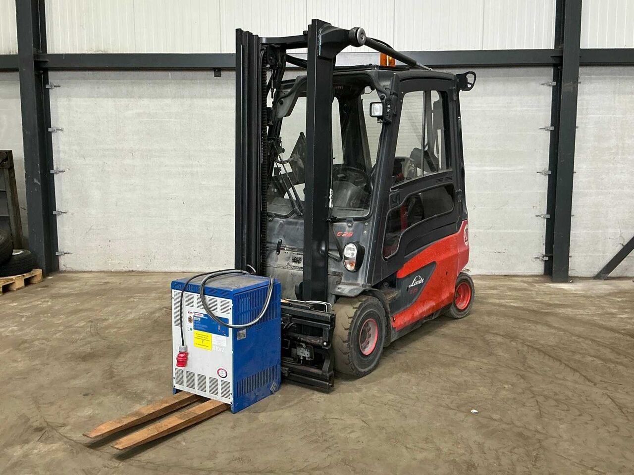 2017 LINDE E25L-01 FORKLIFT TRUCK - Forklift: gambar 1 2017 LINDE E25L-01 FORKLIFT TRUCK - Forklift: gambar 1
