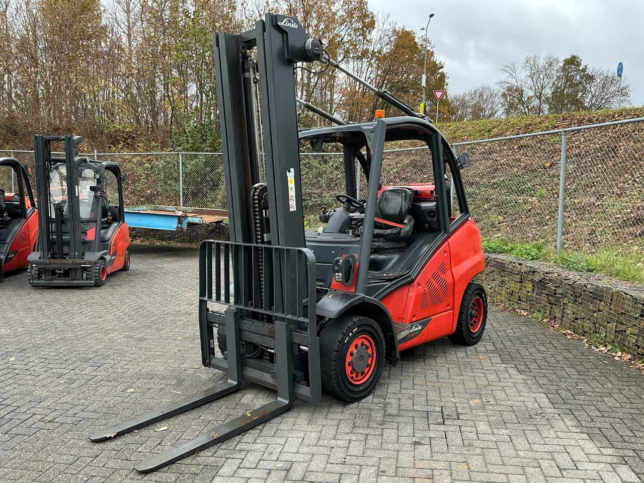 2019 LINDE H40T-02 FORKLIFT - Forklift: gambar 1 2019 LINDE H40T-02 FORKLIFT - Forklift: gambar 1
