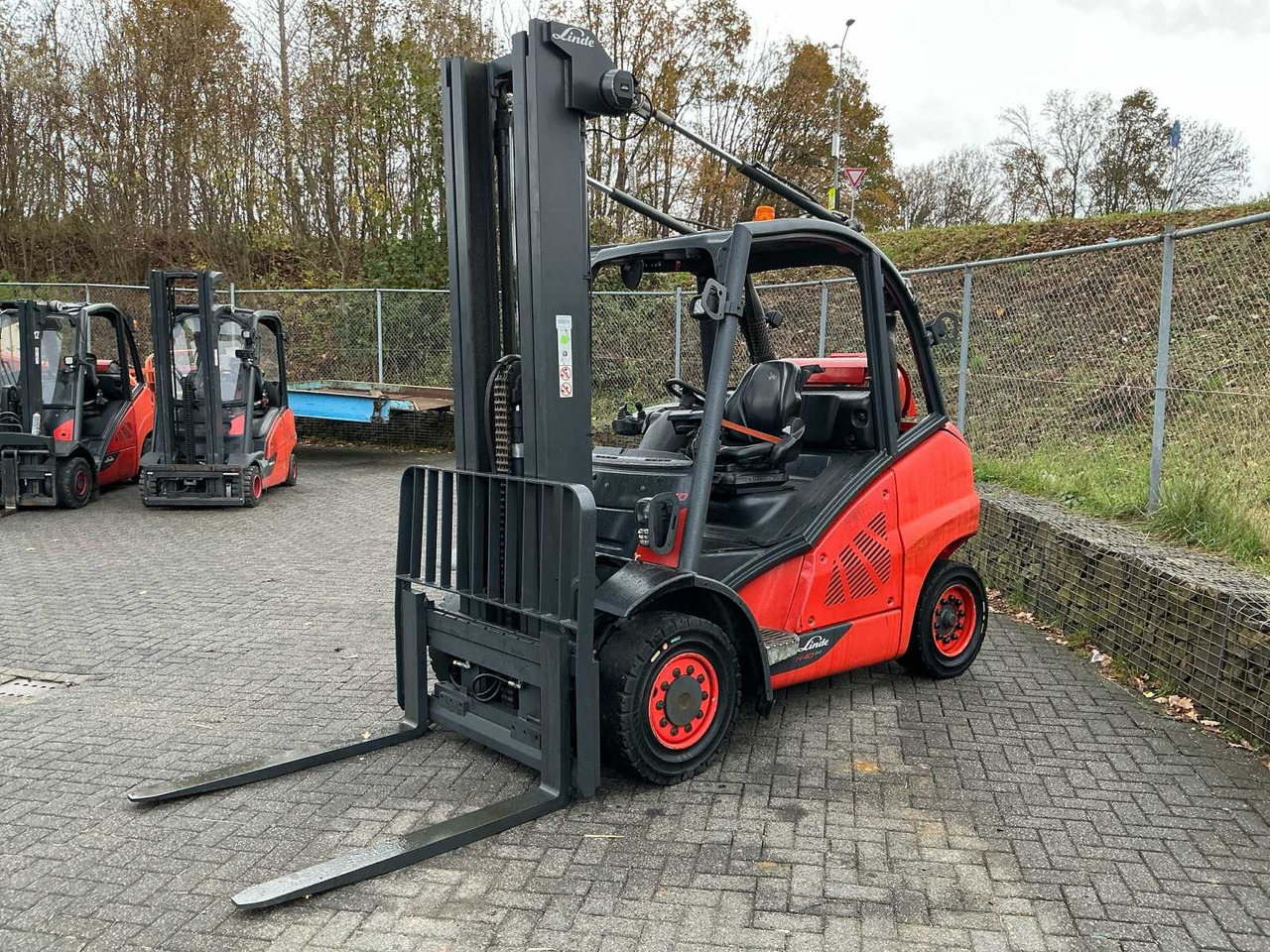 2019 LINDE H40T-02 FORKLIFT - Forklift: gambar 1 2019 LINDE H40T-02 FORKLIFT - Forklift: gambar 1