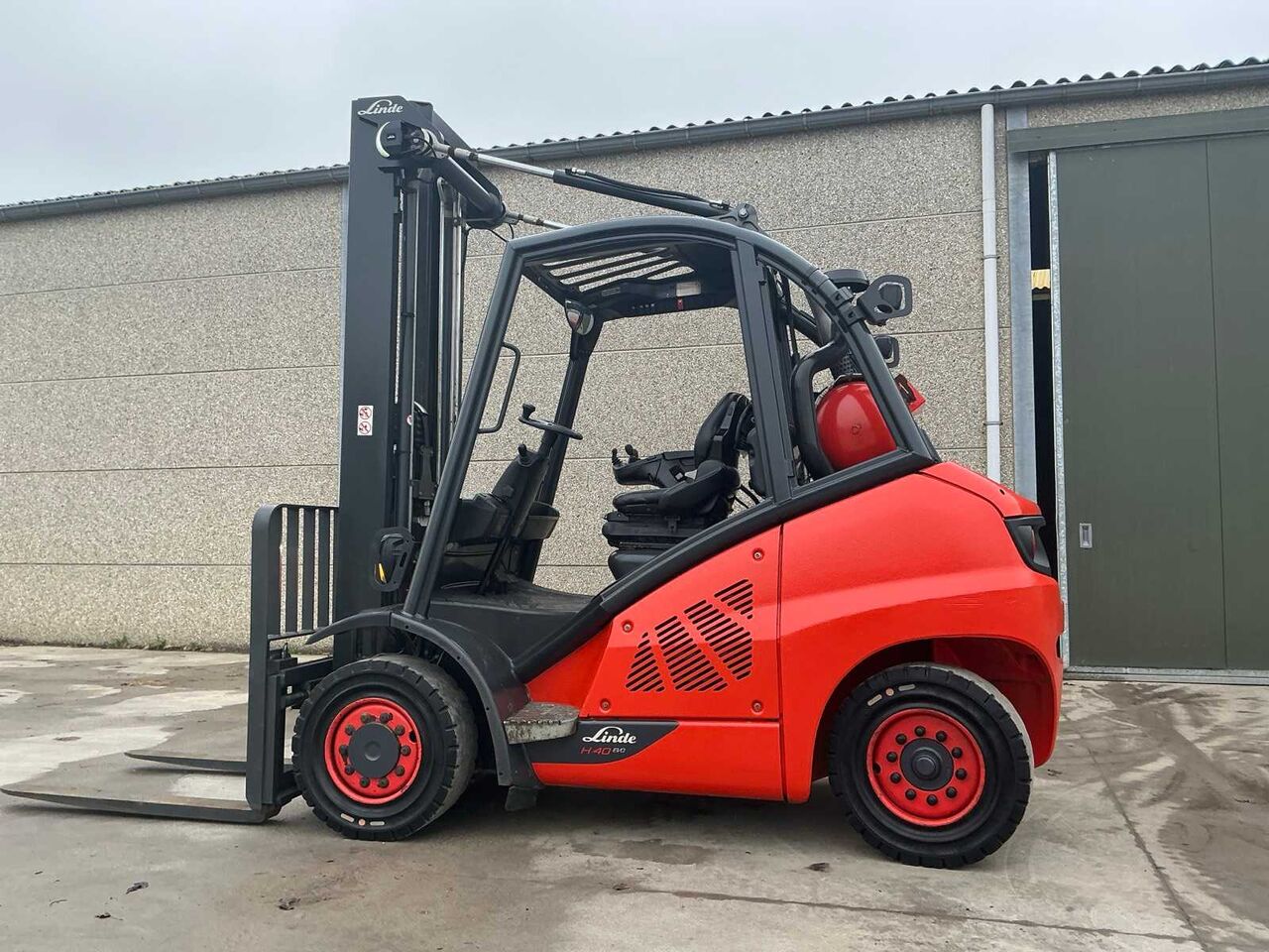 2019 LINDE H40T-02 FORKLIFT - Forklift: gambar 3 2019 LINDE H40T-02 FORKLIFT - Forklift: gambar 3