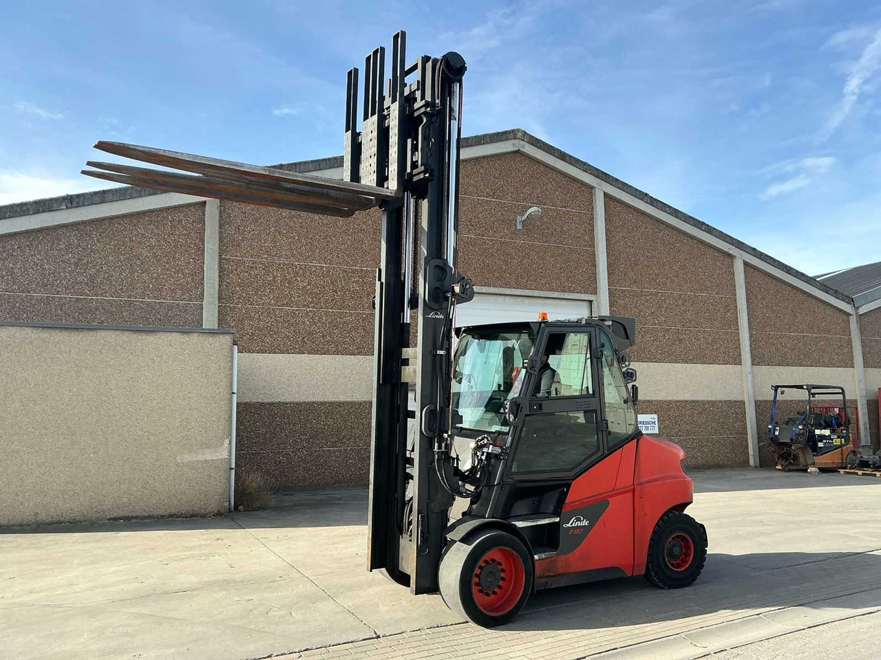 2020 LINDE E80-01/900 FORKLIFT - Forklift: gambar 2 2020 LINDE E80-01/900 FORKLIFT - Forklift: gambar 2