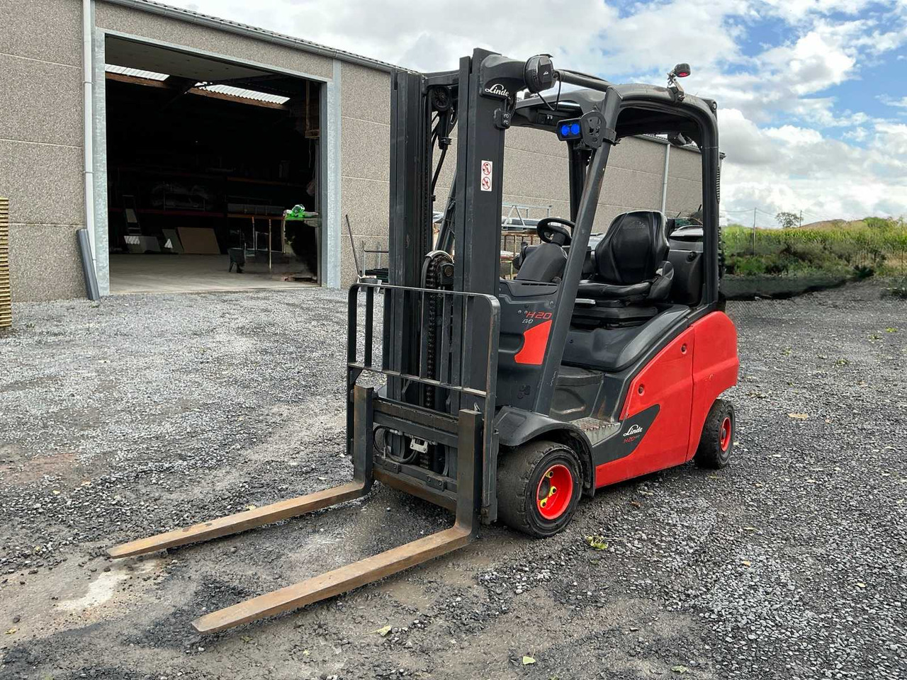 2020 LINDE H20T-01 FORKLIFT - Forklift: gambar 1 2020 LINDE H20T-01 FORKLIFT - Forklift: gambar 1