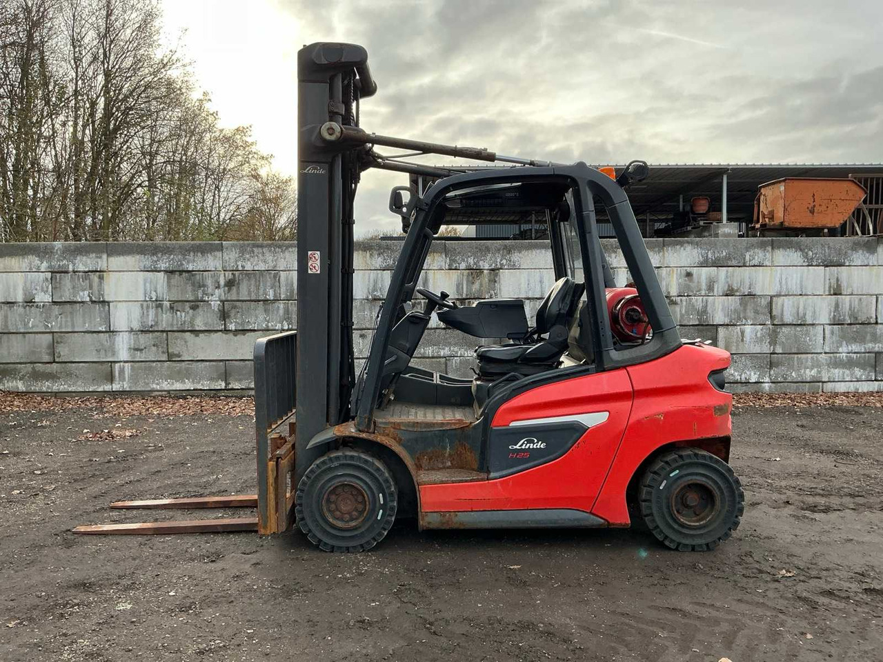 2020 LINDE H25T-01 FORKLIFT - Forklift: gambar 2 2020 LINDE H25T-01 FORKLIFT - Forklift: gambar 2