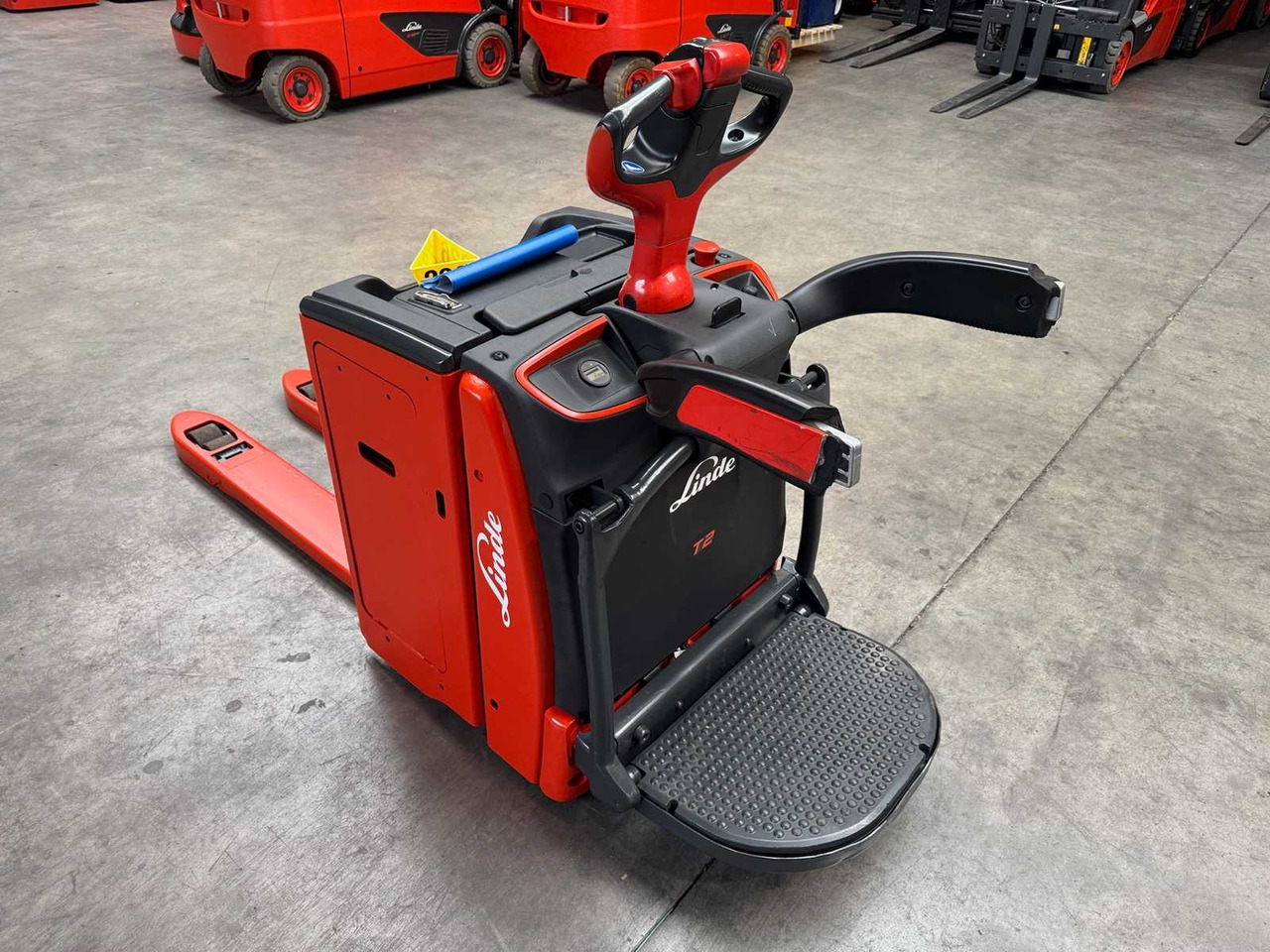 2020 SERVICE + UVV 10/2026 LINDE T20AP 2,000KG PALLET TRUCK ANT STACKER PLATFORM T20 AP 2,536 HOURS - Forklift: gambar 5 2020 SERVICE + UVV 10/2026 LINDE T20AP 2,000KG PALLET TRUCK ANT STACKER PLATFORM T20 AP 2,536 HOURS - Forklift: gambar 5