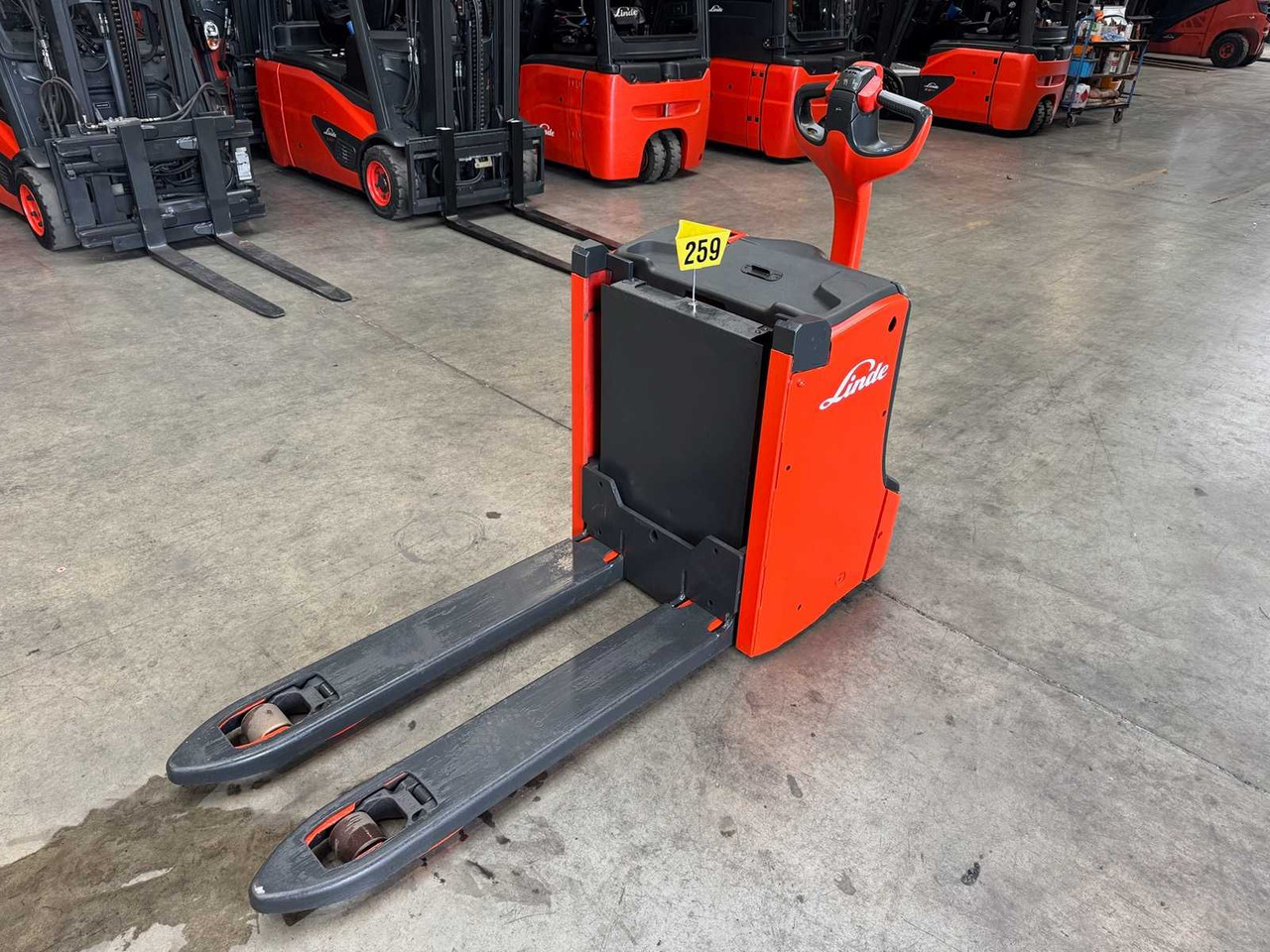 2021 LINDE T16L PALLET TRUCK ANT STACKER INITIAL STROKE 1,675 HOURS - Forklift: gambar 3 2021 LINDE T16L PALLET TRUCK ANT STACKER INITIAL STROKE 1,675 HOURS - Forklift: gambar 3
