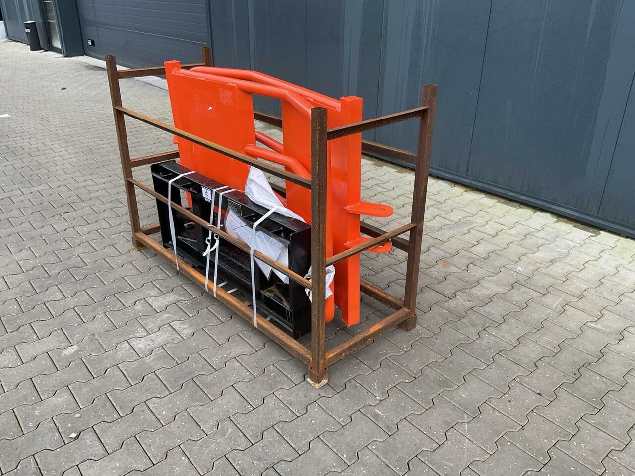 2025 - GIYI - CL100 - SKID STEER CLAMP GRABBER - Track loader yang ringkas: gambar 2 2025 - GIYI - CL100 - SKID STEER CLAMP GRABBER - Track loader yang ringkas: gambar 2