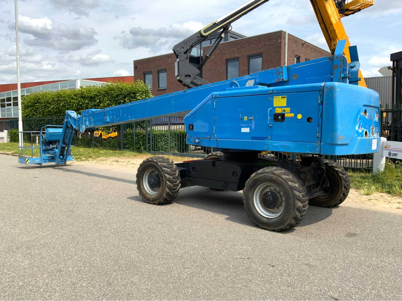 AICHI - SP21AJ - AERIAL PLATFORM DIESEL 23 METERS WORKING HEIGHT - Platform pengangkat: gambar 3 AICHI - SP21AJ - AERIAL PLATFORM DIESEL 23 METERS WORKING HEIGHT - Platform pengangkat: gambar 3