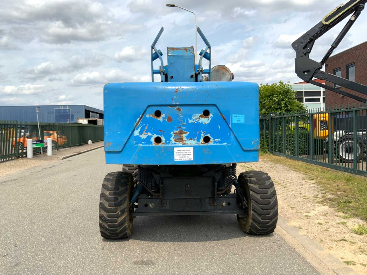 AICHI - SP21AJ - AERIAL PLATFORM DIESEL 23 METERS WORKING HEIGHT - Platform pengangkat: gambar 5 AICHI - SP21AJ - AERIAL PLATFORM DIESEL 23 METERS WORKING HEIGHT - Platform pengangkat: gambar 5