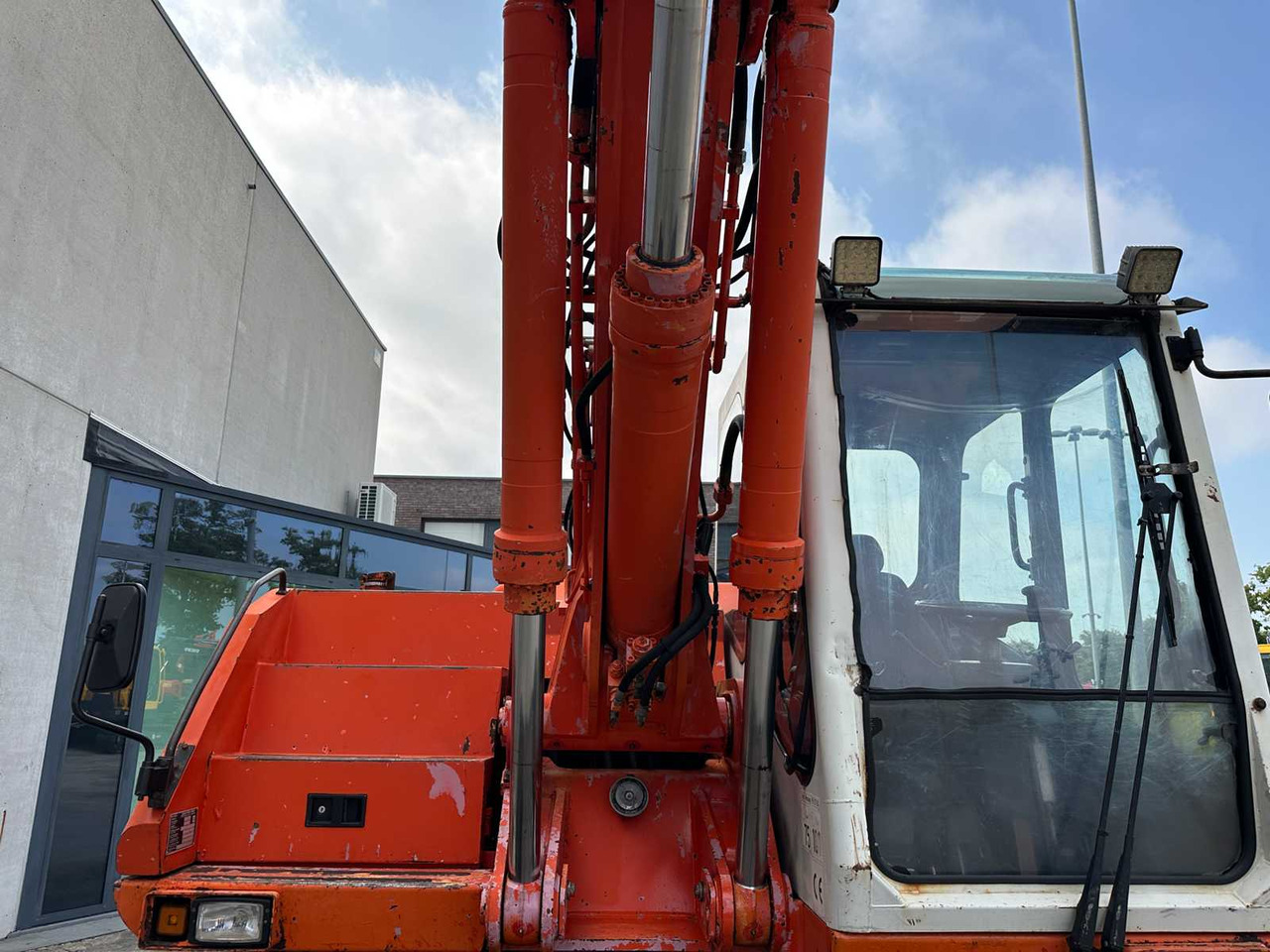 Ekskavator roda ATLAS 1504M: gambar 13