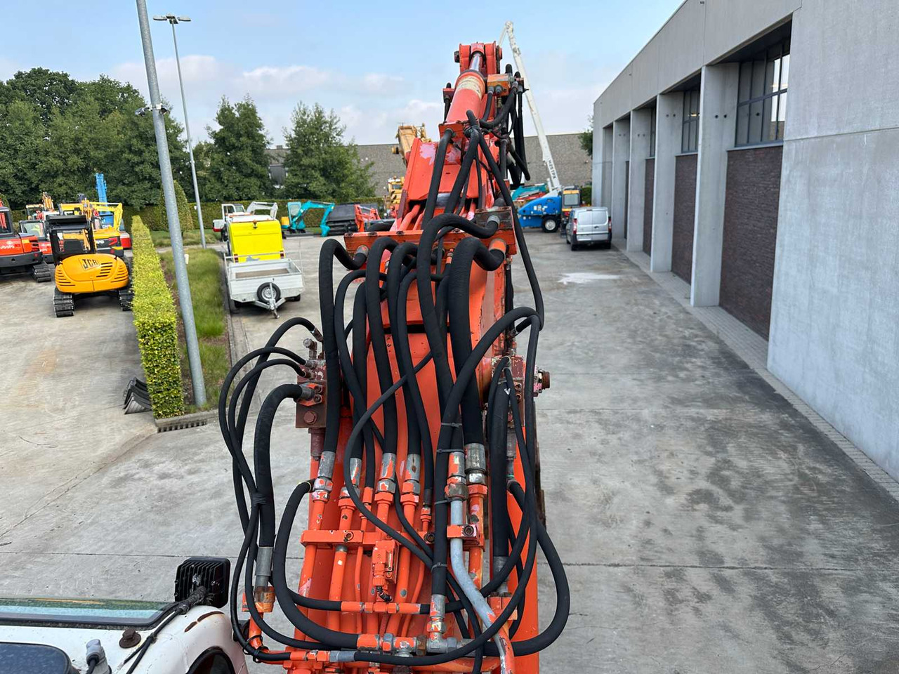 Ekskavator roda ATLAS 1504M: gambar 35