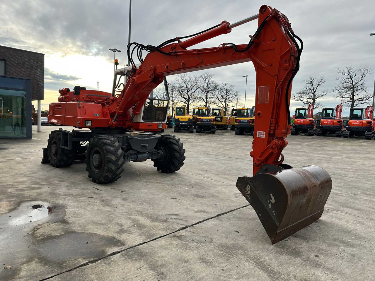 ATLAS - 1985 - 1302E - WHEELED EXCAVATOR - Ekskavator roda: gambar 3 ATLAS - 1985 - 1302E - WHEELED EXCAVATOR - Ekskavator roda: gambar 3