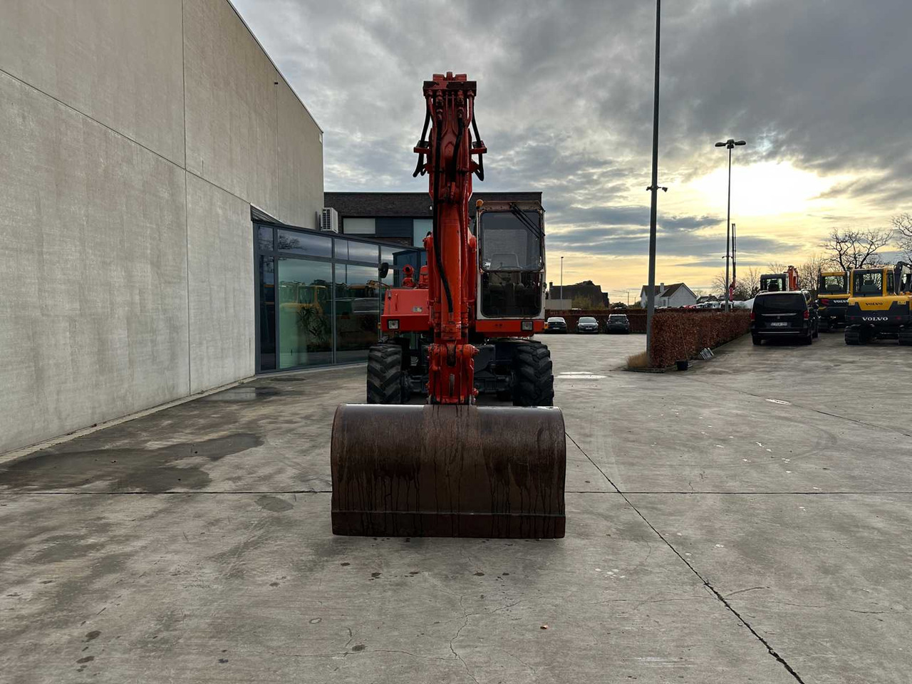 ATLAS - 1985 - 1302E - WHEELED EXCAVATOR - Ekskavator roda: gambar 2 ATLAS - 1985 - 1302E - WHEELED EXCAVATOR - Ekskavator roda: gambar 2