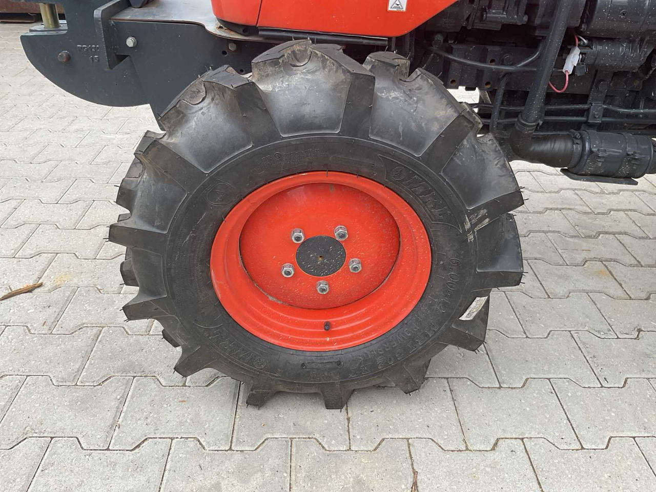 Avenger - Traktor kompak: gambar 4 Avenger - Traktor kompak: gambar 4
