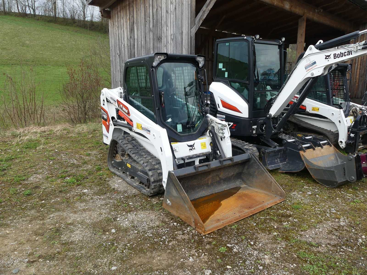 BOBCAT T450 - Tempat sampah: gambar 2 BOBCAT T450 - Tempat sampah: gambar 2