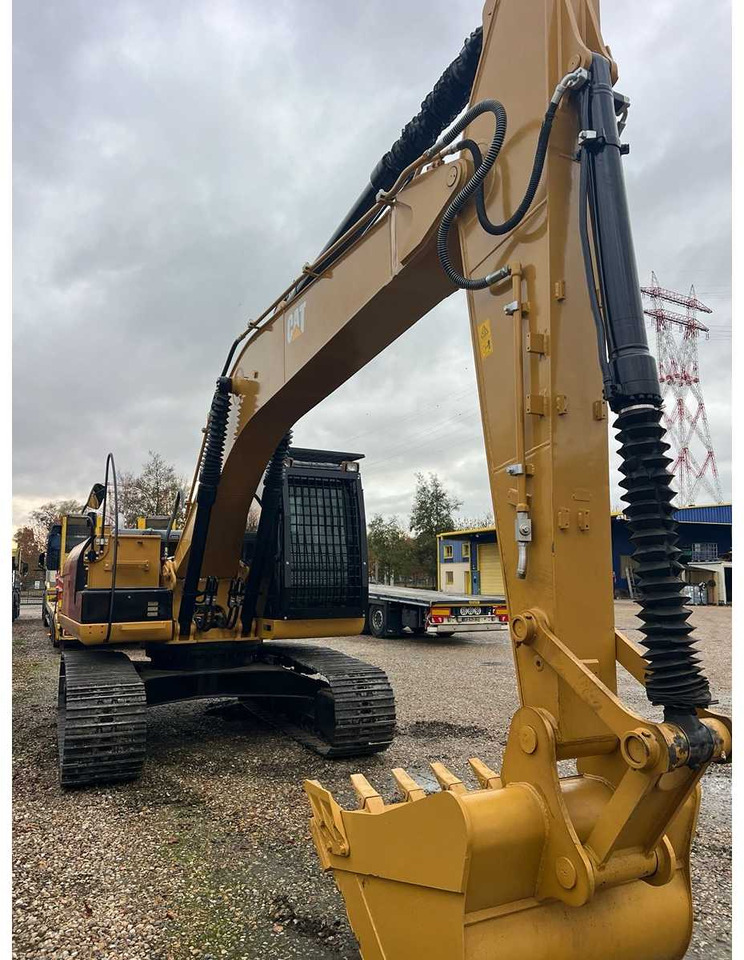 CATERPILLAR - 2016 - 320 D2 - CRAWLER EXCAVATOR - Ekskavator: gambar 5 CATERPILLAR - 2016 - 320 D2 - CRAWLER EXCAVATOR - Ekskavator: gambar 5
