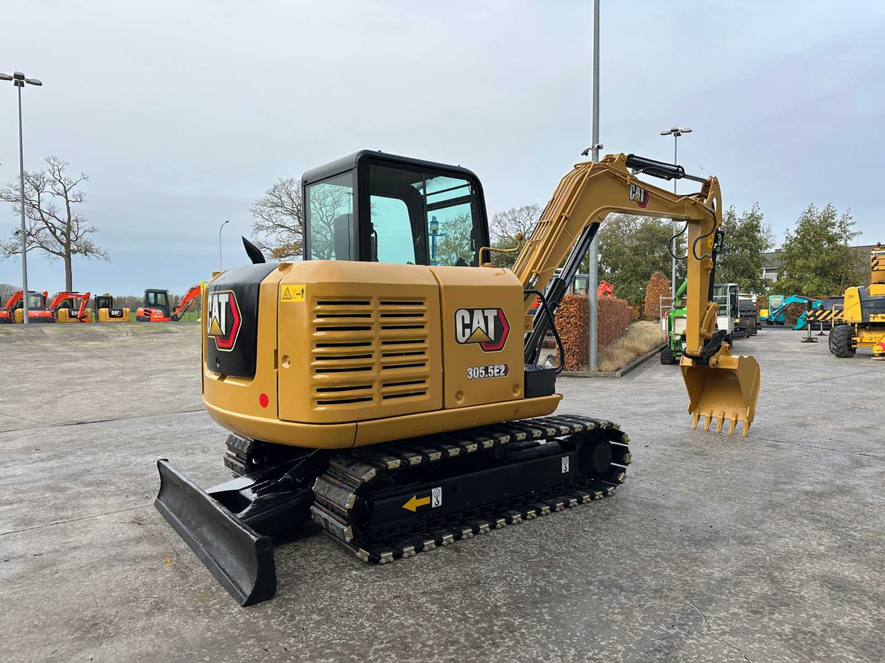 CATERPILLAR - 2017 - 305.5E2 - MIDI EXCAVATOR - Ekskavator: gambar 4 CATERPILLAR - 2017 - 305.5E2 - MIDI EXCAVATOR - Ekskavator: gambar 4