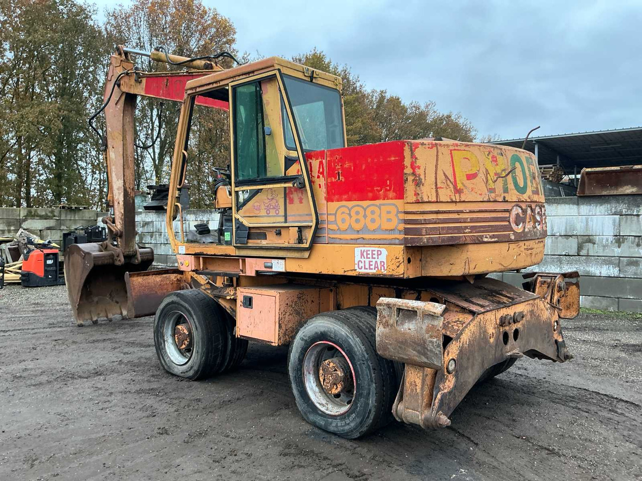 Case 688B-P - Ekskavator roda: gambar 3 Case 688B-P - Ekskavator roda: gambar 3