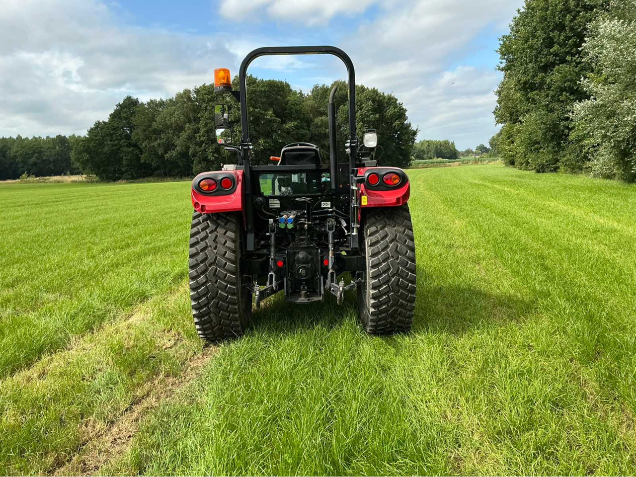 Case IH Farmall 55 A - Traktor kompak: gambar 5 Case IH Farmall 55 A - Traktor kompak: gambar 5
