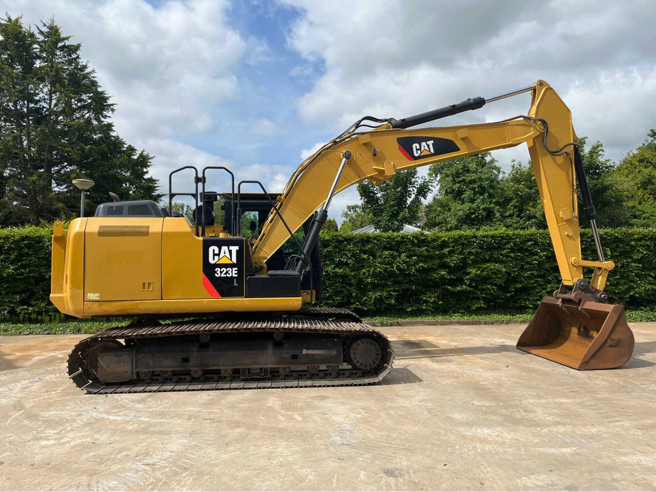 Caterpillar 323E L - Ekskavator perayap: gambar 3 Caterpillar 323E L - Ekskavator perayap: gambar 3