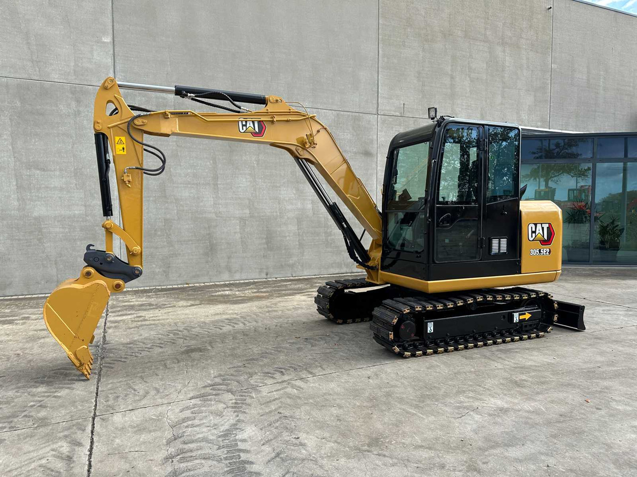 Caterpillar CATERPILLAR - 2017 - 305.5E2 - MINI EXCAVATOR - Ekskavator mini: gambar 1 Caterpillar CATERPILLAR - 2017 - 305.5E2 - MINI EXCAVATOR - Ekskavator mini: gambar 1