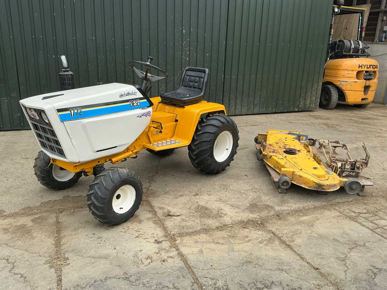 Cub cadet 1772 - Traktor kompak: gambar 1 Cub cadet 1772 - Traktor kompak: gambar 1