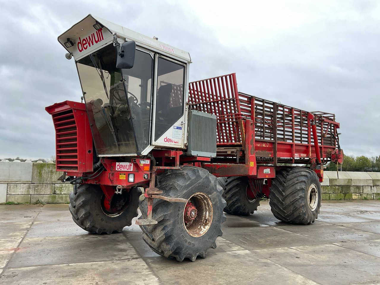 Dewulf R7000T - Trailer pertanian: gambar 1 Dewulf R7000T - Trailer pertanian: gambar 1