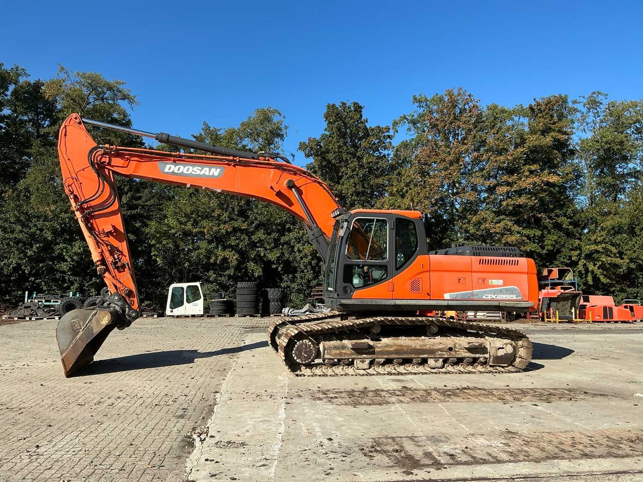 Doosan DX255LC - Ekskavator perayap: gambar 2 Doosan DX255LC - Ekskavator perayap: gambar 2