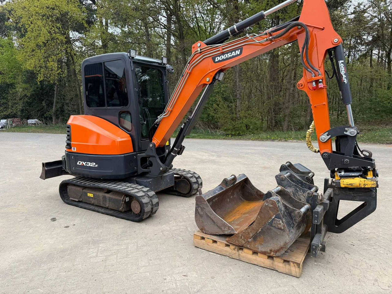 Doosan DX32Z - Ekskavator perayap: gambar 1 Doosan DX32Z - Ekskavator perayap: gambar 1