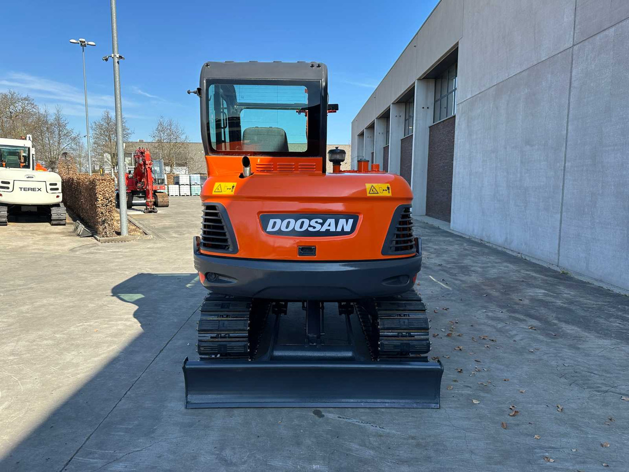 Doosan DX55-9C - Ekskavator perayap: gambar 5 Doosan DX55-9C - Ekskavator perayap: gambar 5