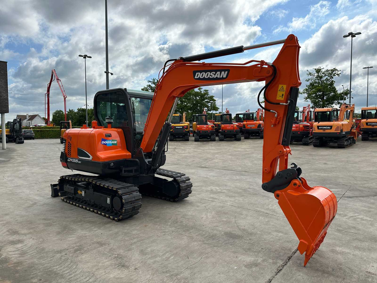 Doosan DX55-9C - Ekskavator perayap: gambar 3 Doosan DX55-9C - Ekskavator perayap: gambar 3