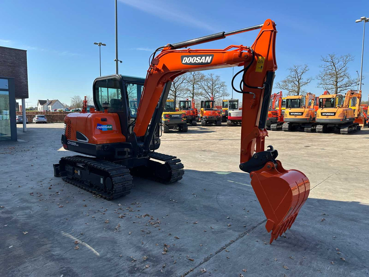 Doosan DX55-9C - Ekskavator perayap: gambar 3 Doosan DX55-9C - Ekskavator perayap: gambar 3