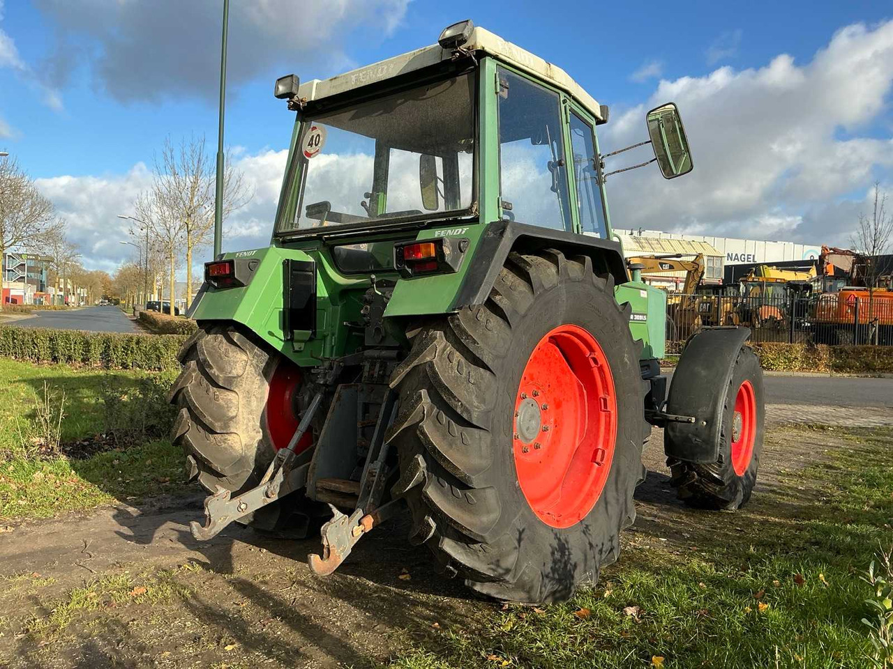 FENDT FARMER 309 LSA TURBOMATIK FOUR-WHEEL DRIVE AGRICULTURAL TRACTOR - Traktor: gambar 5 FENDT FARMER 309 LSA TURBOMATIK FOUR-WHEEL DRIVE AGRICULTURAL TRACTOR - Traktor: gambar 5