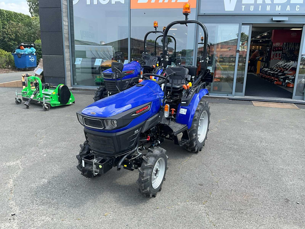 Farmtrac 20 - Traktor kompak: gambar 1 Farmtrac 20 - Traktor kompak: gambar 1