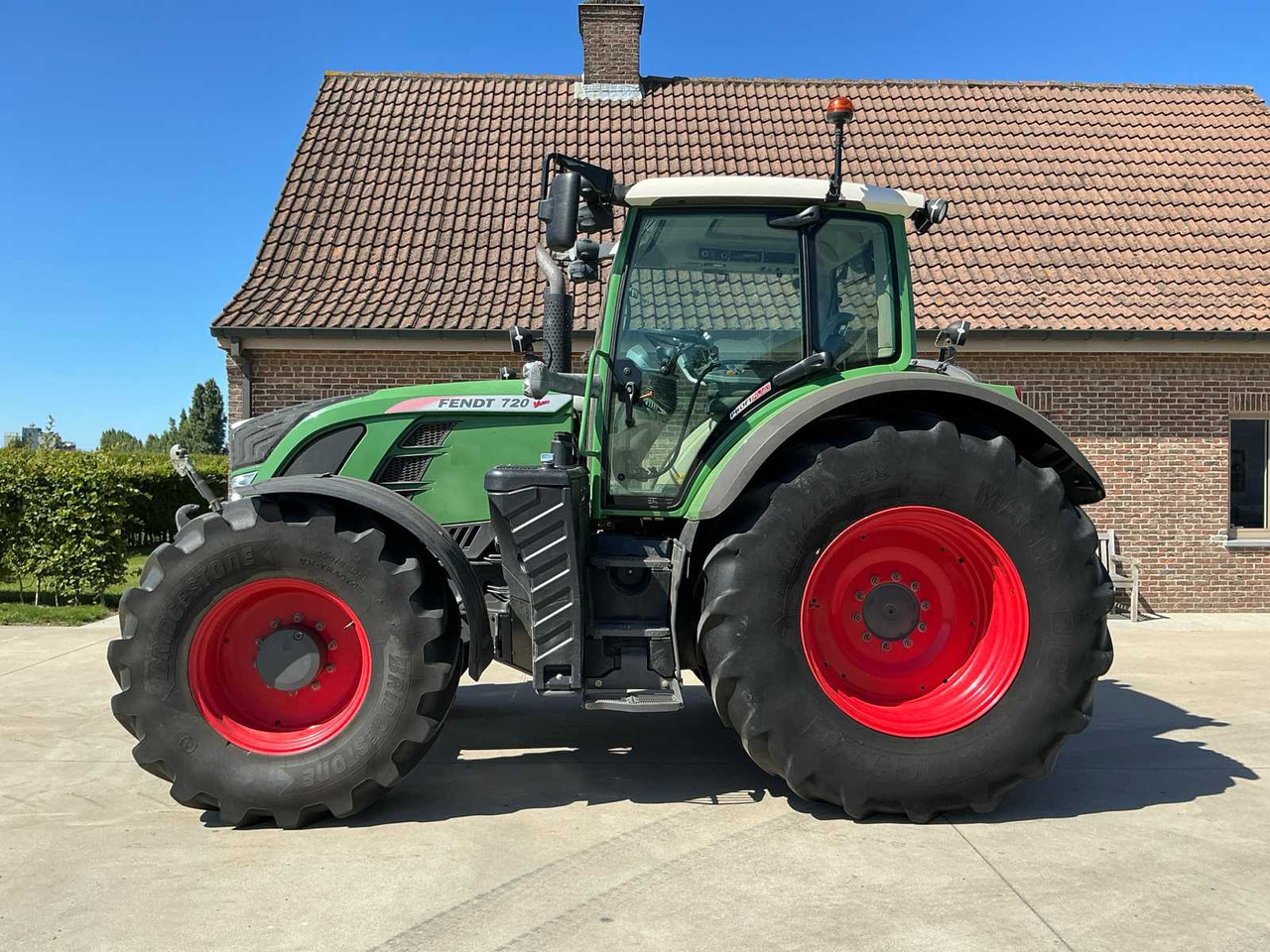 Fendt 720 Vario Profi Plus - Traktor: gambar 2 Fendt 720 Vario Profi Plus - Traktor: gambar 2