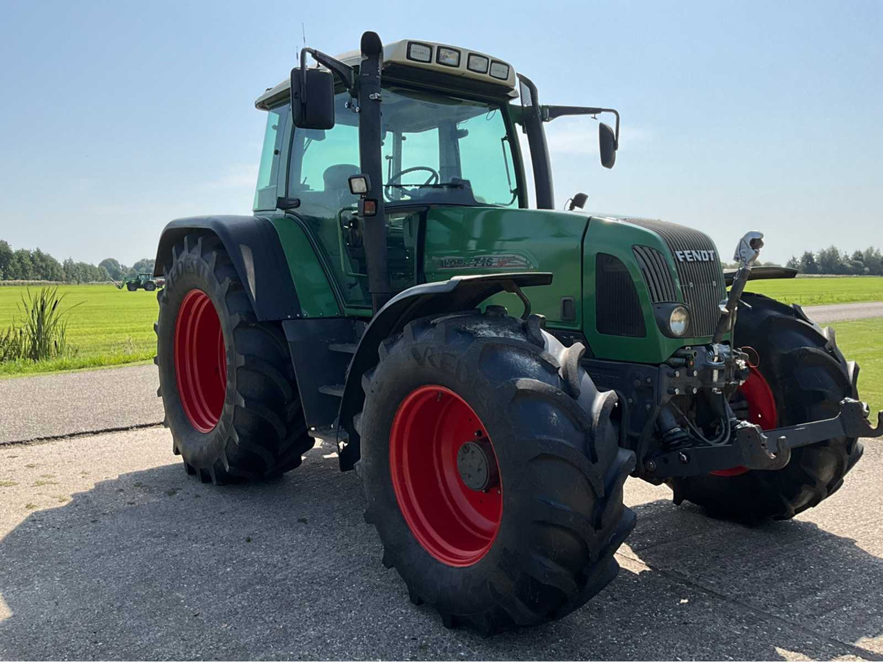Fendt Favorit 716 Vario - Traktor: gambar 4 Fendt Favorit 716 Vario - Traktor: gambar 4