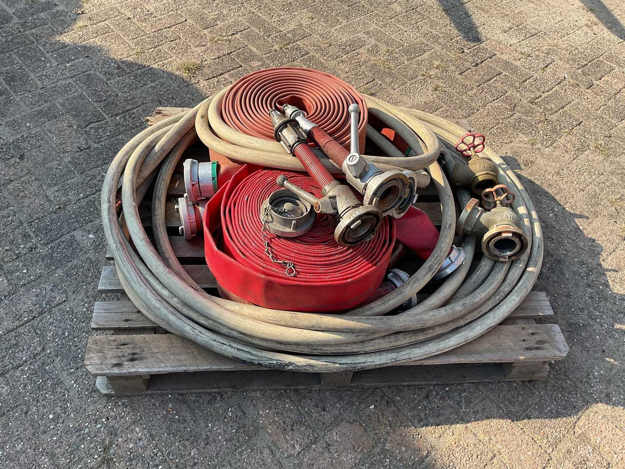 Fire hoses and accessories - Sistem irigasi: gambar 3 Fire hoses and accessories - Sistem irigasi: gambar 3