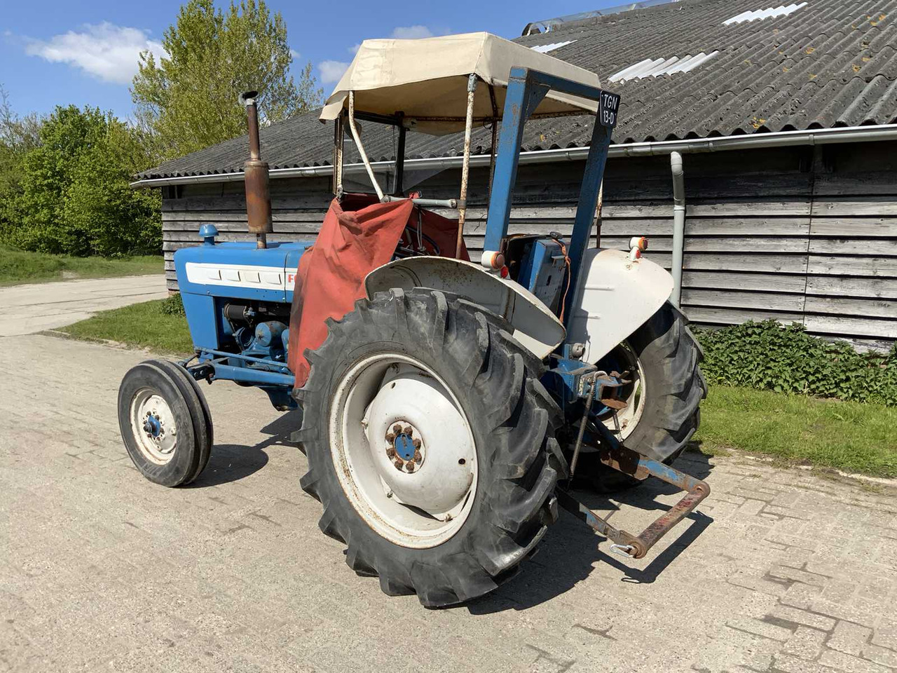 Ford 3000 - Traktor: gambar 3 Ford 3000 - Traktor: gambar 3