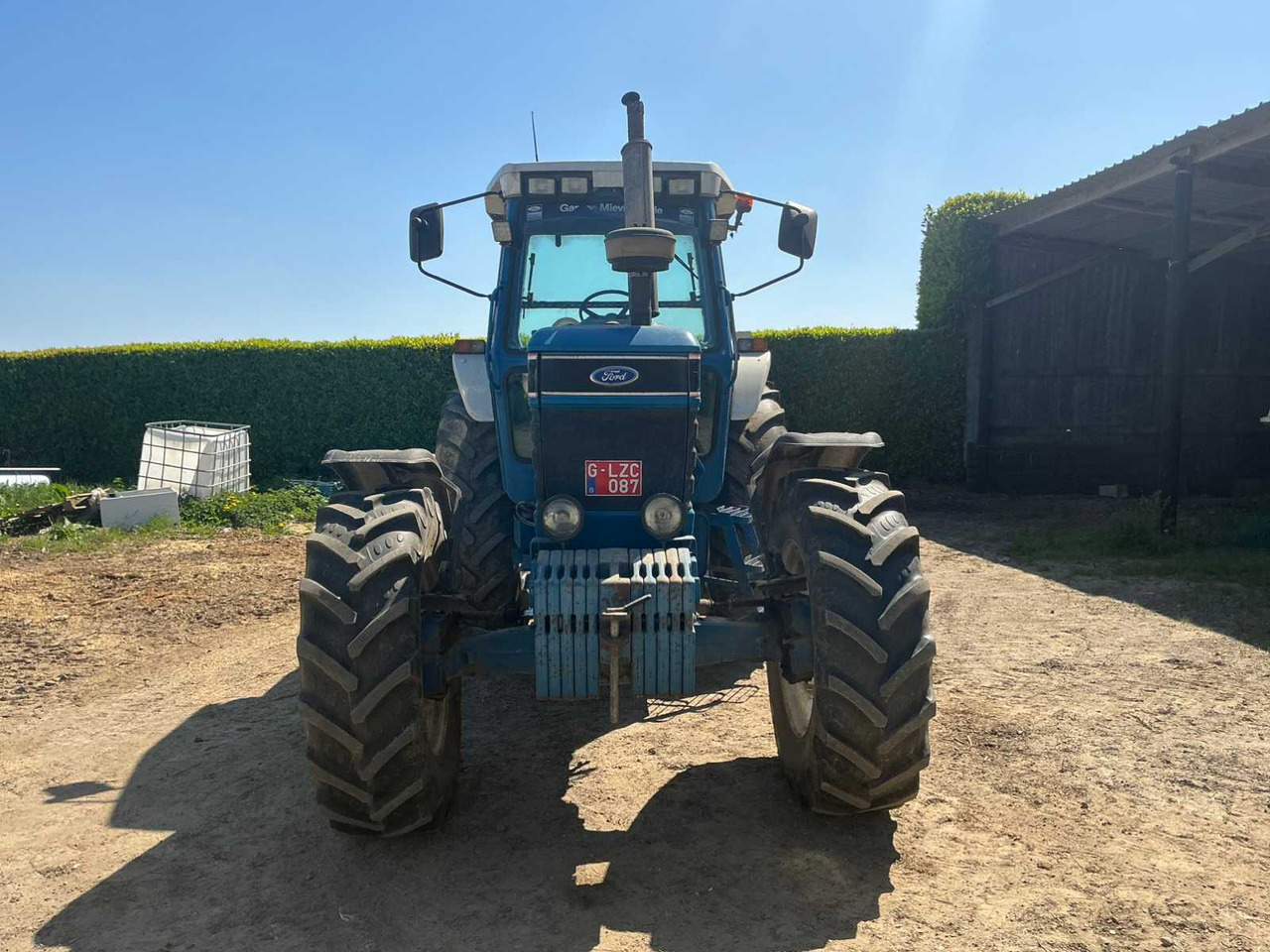 Ford 8210 Gen 3 - Traktor: gambar 2 Ford 8210 Gen 3 - Traktor: gambar 2
