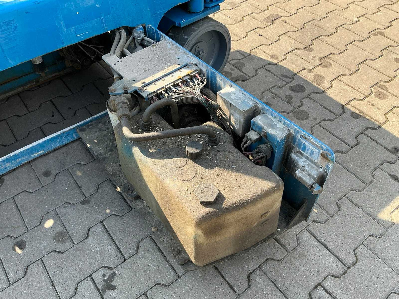 Platform pengangkat GENIE GS-1532 SCISSOR LIFT: gambar 15